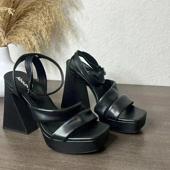 Abound Tracy Platform Sandals - Picture 4 of 13